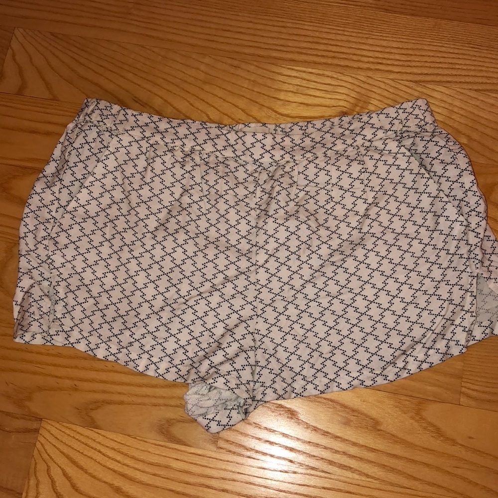Black and white patterned linen shorts